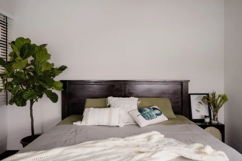 Globe-Trotting Lifestyle bedroom