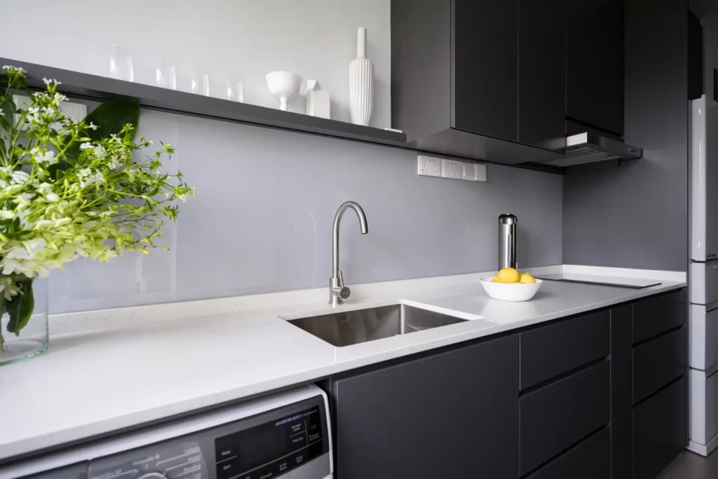 back-to-black modular kitchen room