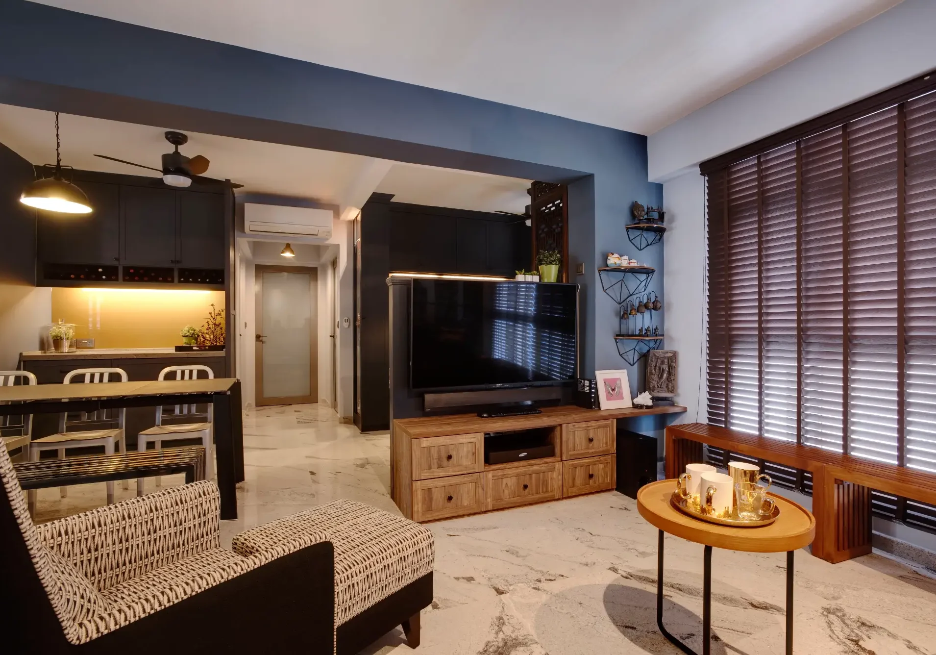 Traditional Chic living room